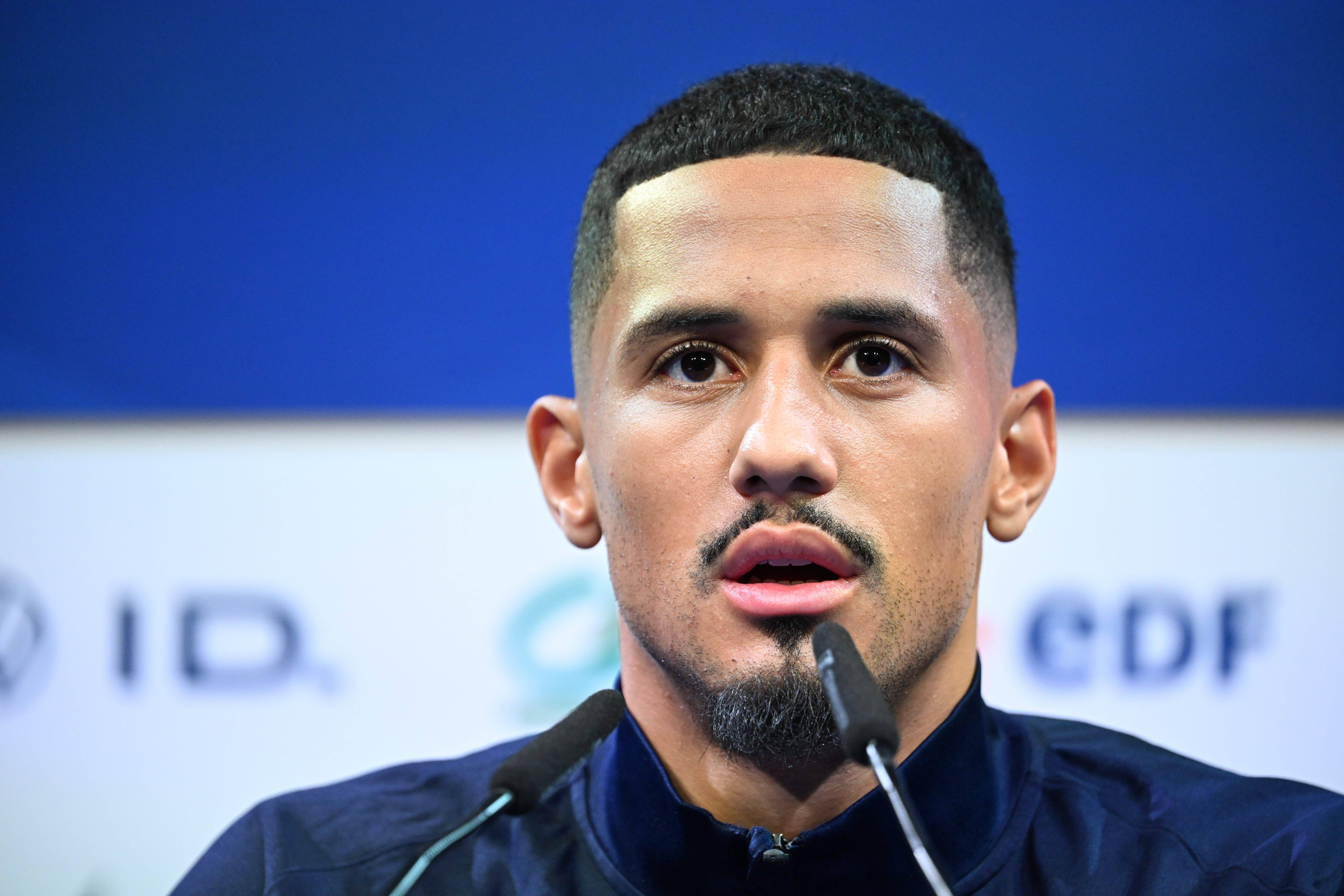 法国杯赛后再迎强敌;亚特兰大远射贴柱;主帅态度——更衣室稳定;年轻球员得到机会的简单介绍 法国杯赛后再迎强敌;亚特兰大远射贴柱;主帅态度——更衣室稳定;年轻球员得到机会的简单介绍